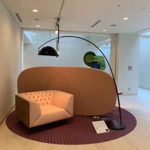 Butaca de la colección Ikon - Muebles de diseño por Blasco&Vila en la Expo Tokio 2018