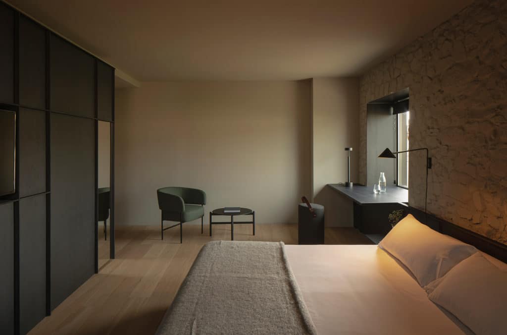 Foto ambiente Butaca Easy Chair en el Hotel Casa Grande - Muebles de diseño - Blasco&Vila