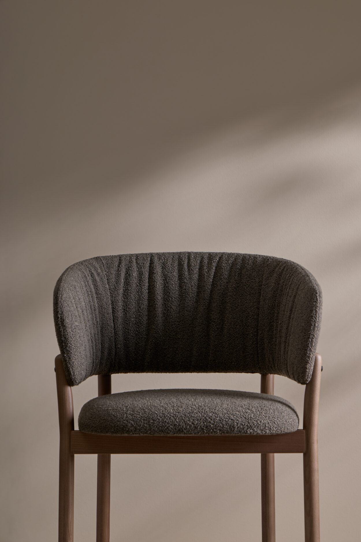 RC Wood Soft High Armrest Stool - Image 3