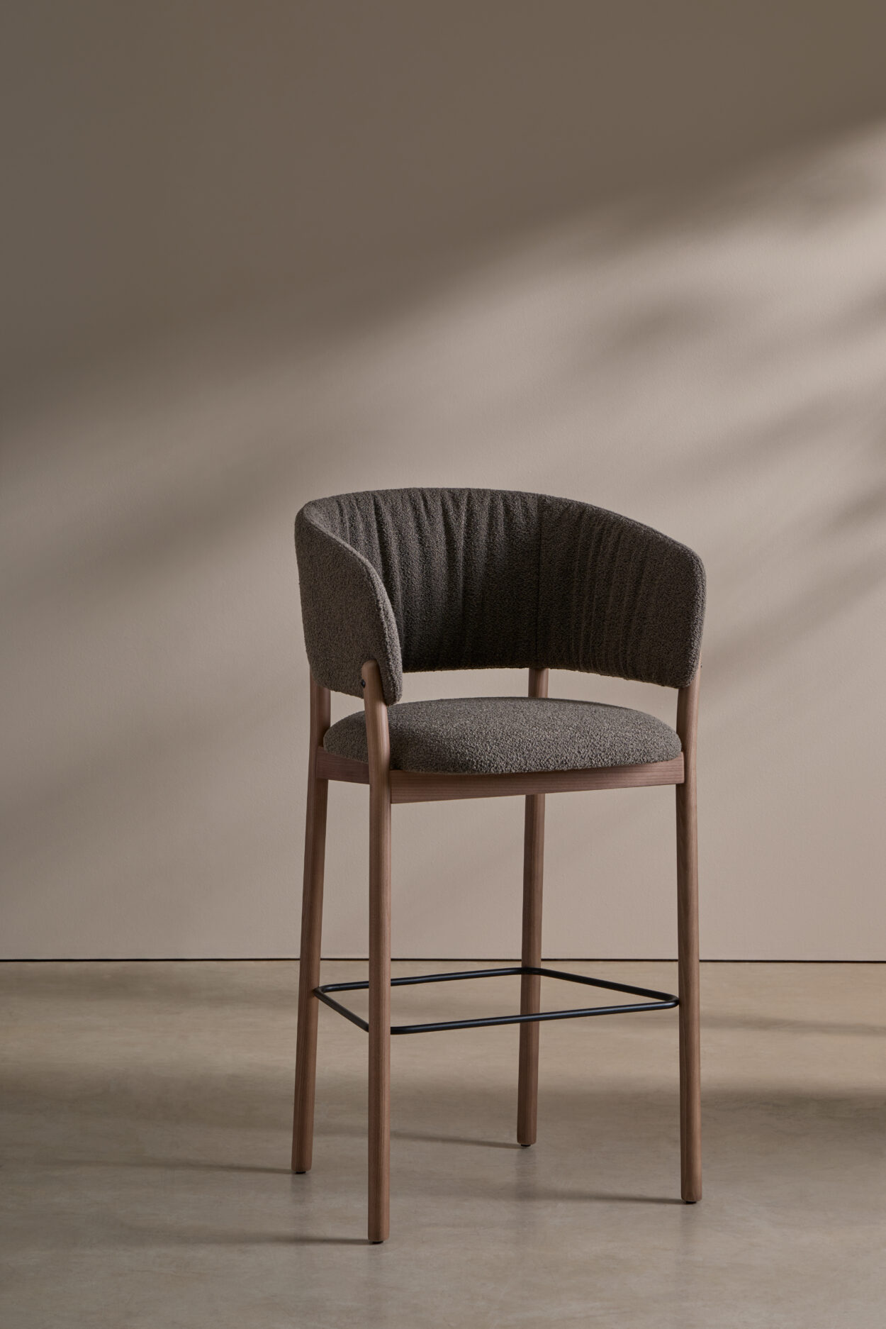 RC Wood Soft High Armrest Stool - Image 4