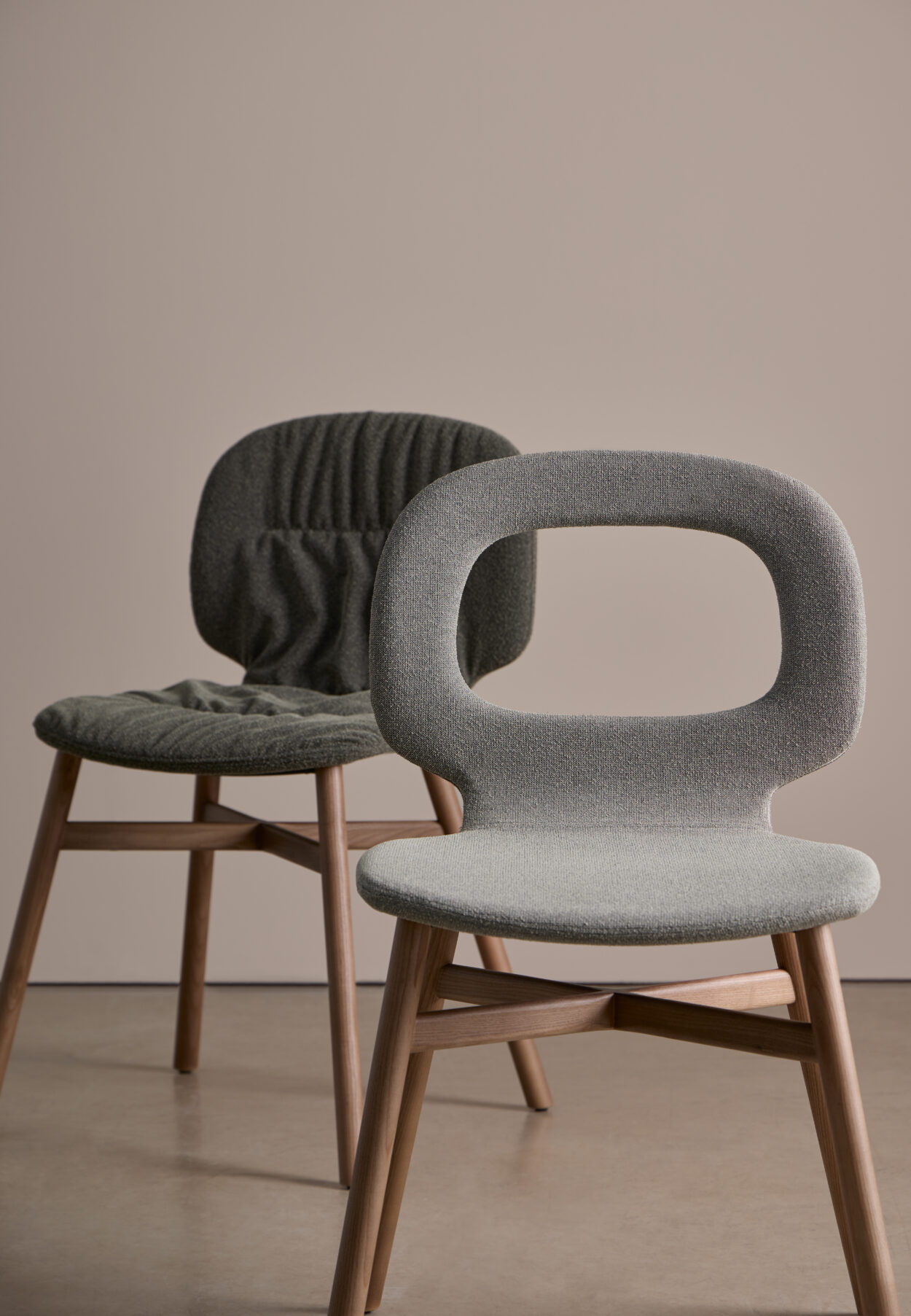 HALO Wood Legs Handle Chair (Smooth Upholstered) - Image 3